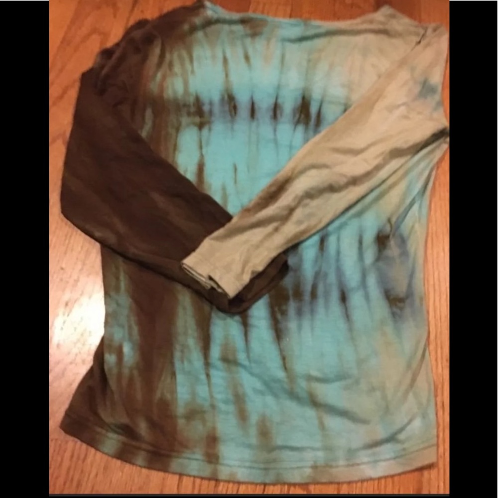 NWT - Casual freedom top - Picture 10 of 15